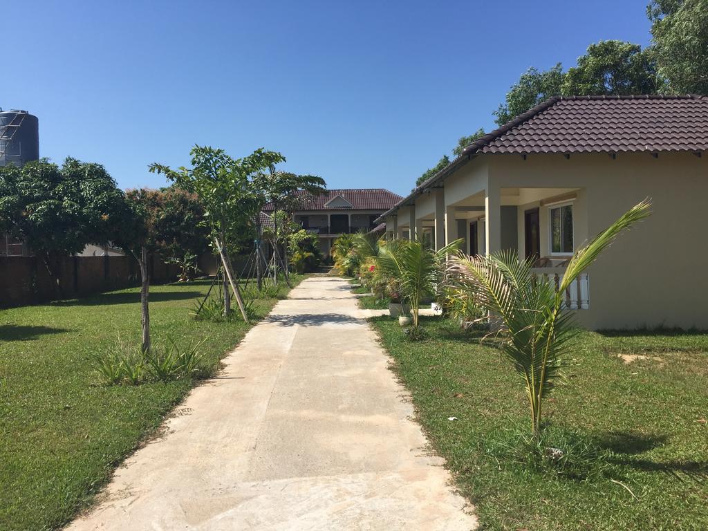 The Moonflower Bungalow Hotel สีหนุวิลล์ ภายนอก รูปภาพ