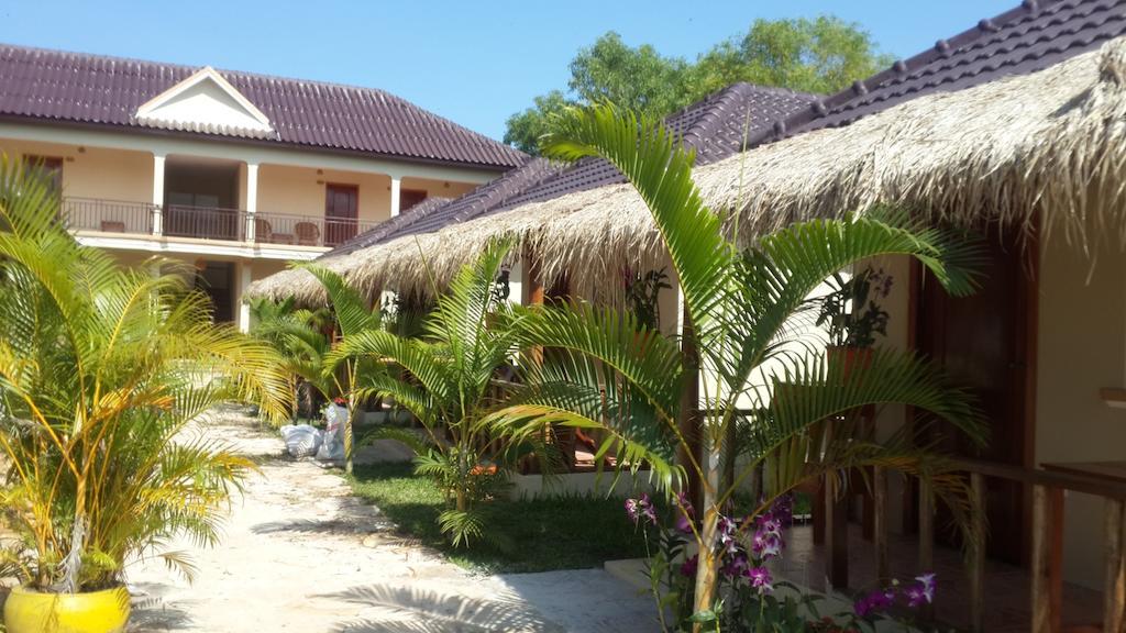 The Moonflower Bungalow Hotel สีหนุวิลล์ ภายนอก รูปภาพ