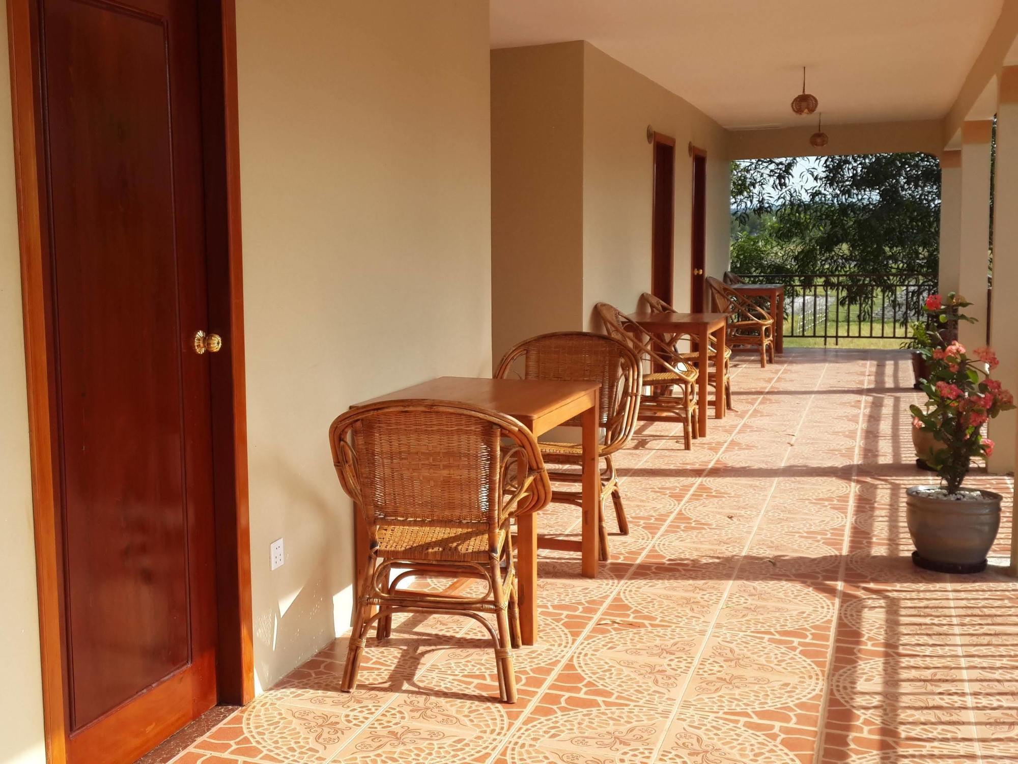 The Moonflower Bungalow Hotel สีหนุวิลล์ ภายนอก รูปภาพ